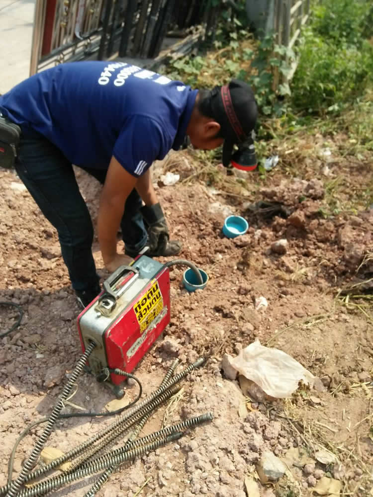 32 - https://ท่อตันอุทัยธานี.com | ท่อตัน ส้วมตัน พื้นห้องน้ำตัน รับลอกท่อ ทะลวงท่อตันทุกชนิด ไม่ต้องทุบ ไม่ต้องรื้อ ให้คำปรึกษาฟรี 24 ชั่วโมง